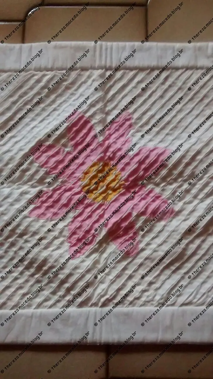 Patchwork Técnica Chenile com Aplicacao